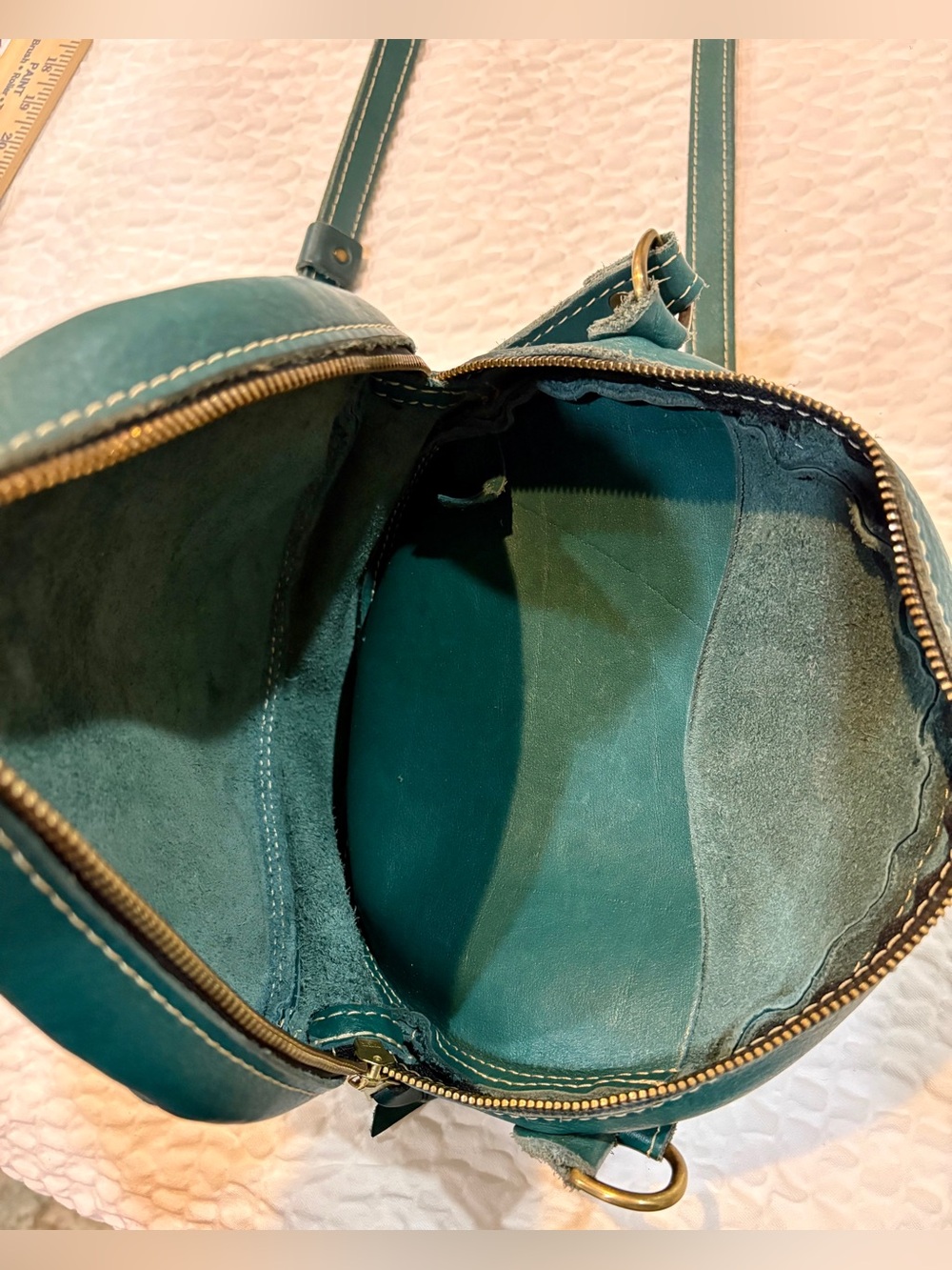 Portland Leather Goods Large Round Crossbody Bag Retired Color Peacock EUC 9X9 - Picture 4 of 11